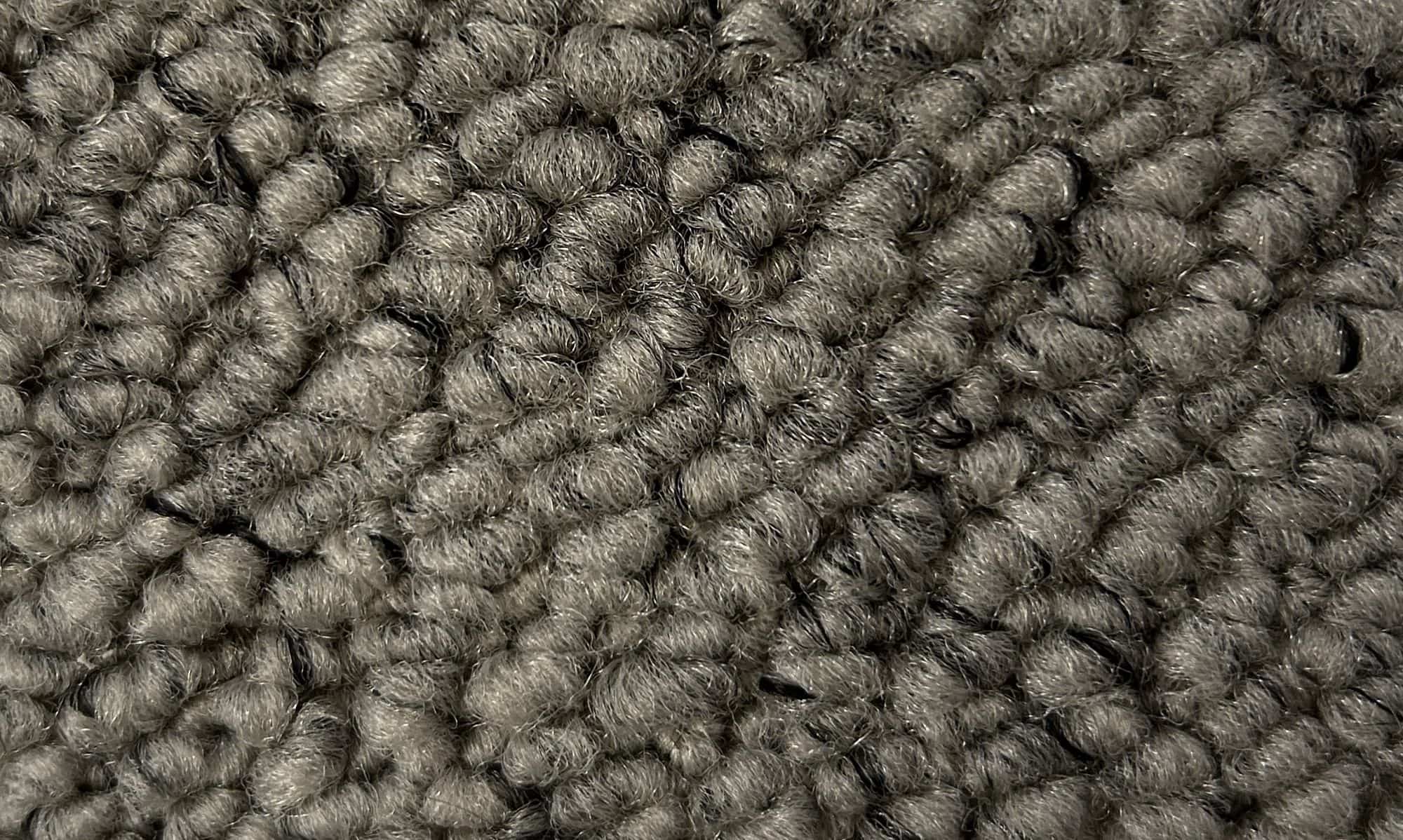 alfombra a medida count gris detalle